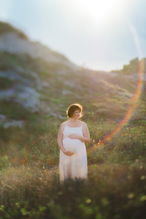 pregnant mom in dunes the rainbow of light | maternity photographer jacksonville