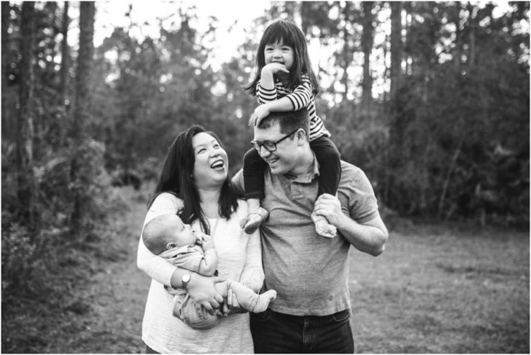 Mini holiday sessions with Jacksonville family and children photographer. Beach session with your babies. Atlantic and Neptune Beach family photos.
