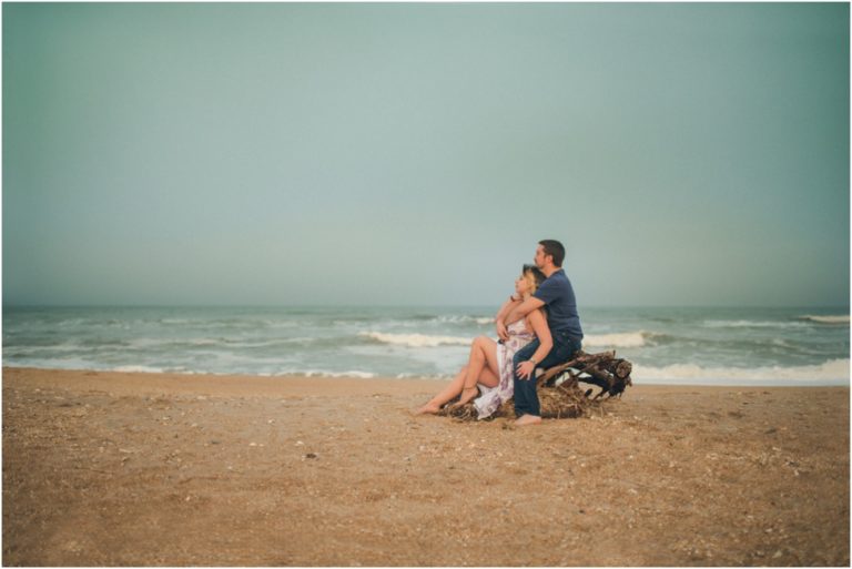 Couple beach session in Jacksonville. Elopement in Florida. Ponte Vedra family, maternity and children photographer