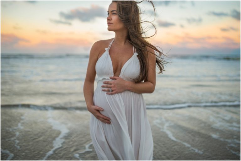 Jacksonville Beach maternity photographer. Pregnancy session Florida. Mom to be in the windy beach. Atlantic beach, Ponte Vedra family photographer