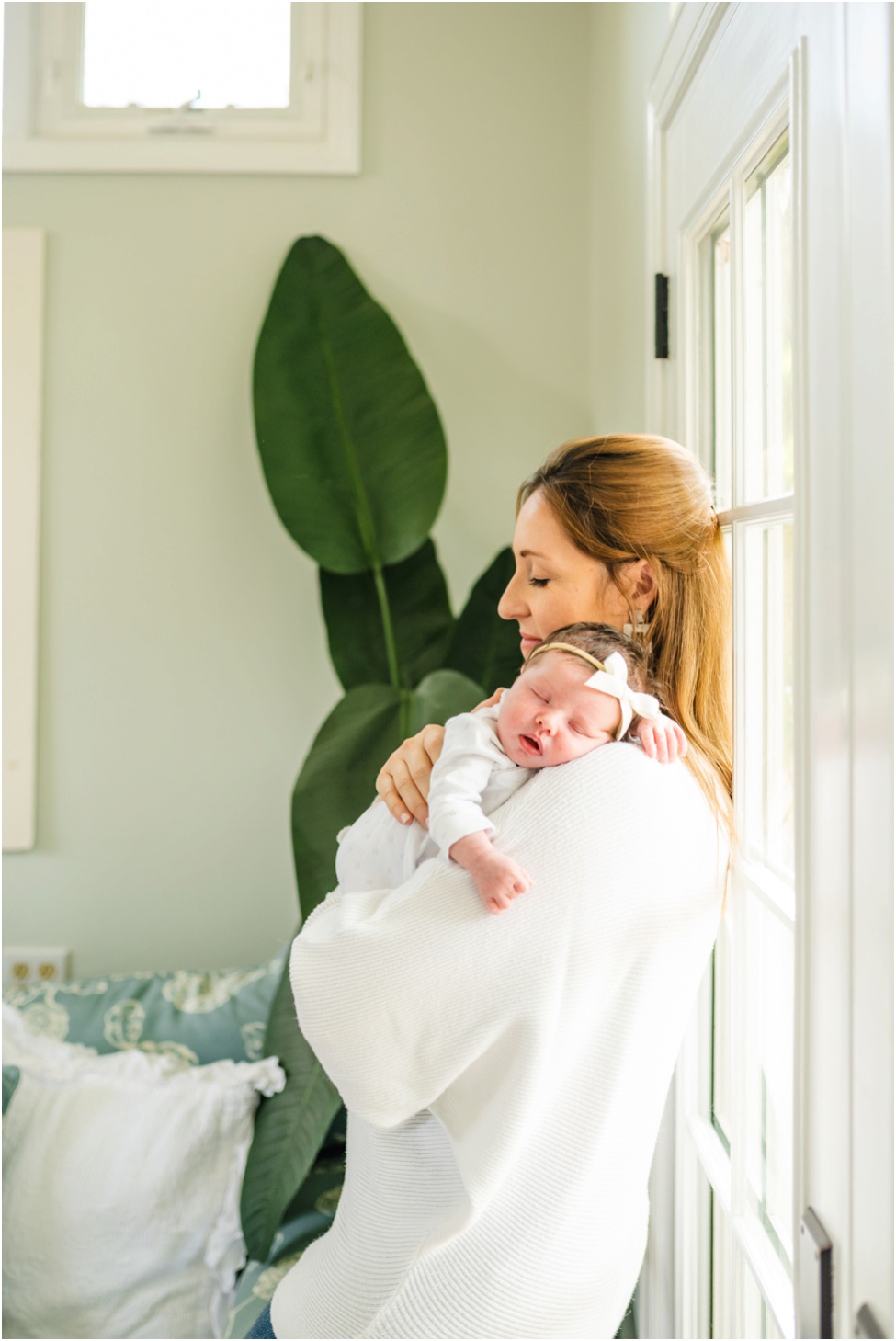 Jacksonville newborn photographer. 10 days old baby girl and her home_0060.jpg